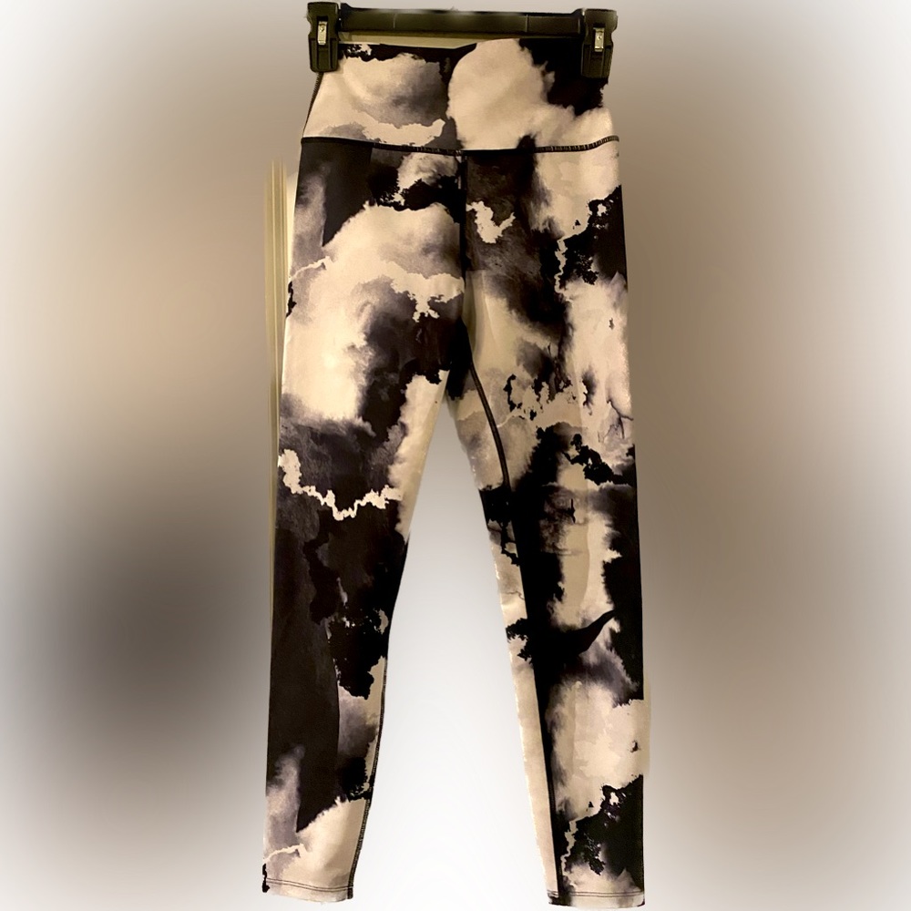 Sage Collective Black & White Leggings - Size: Small